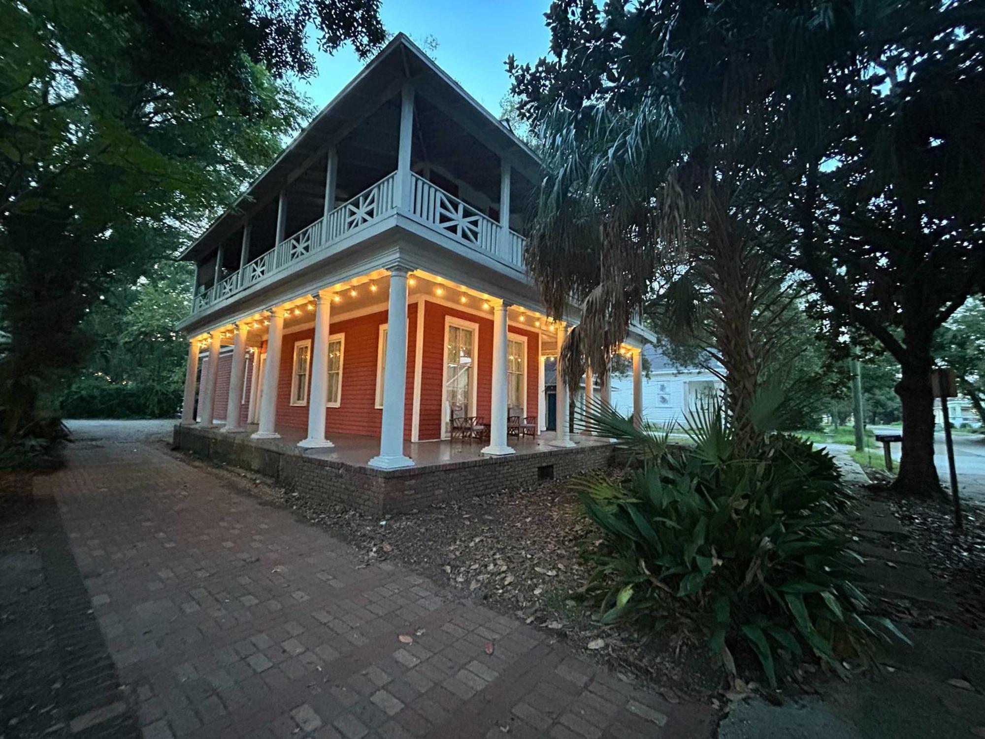 Pretty Peach Palace-Historic, Mins To Downtown Mobile Exteriör bild